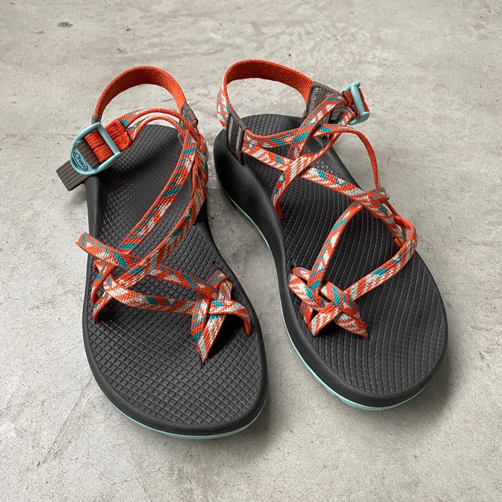 Chacos salmon and blue sandals womens 10